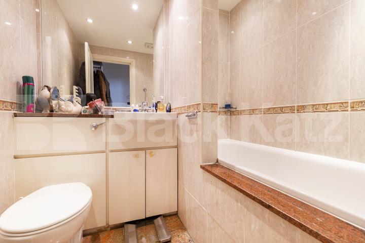 Spacious three double bedroom property with terrace Ferncroft Avenue, Hampstead